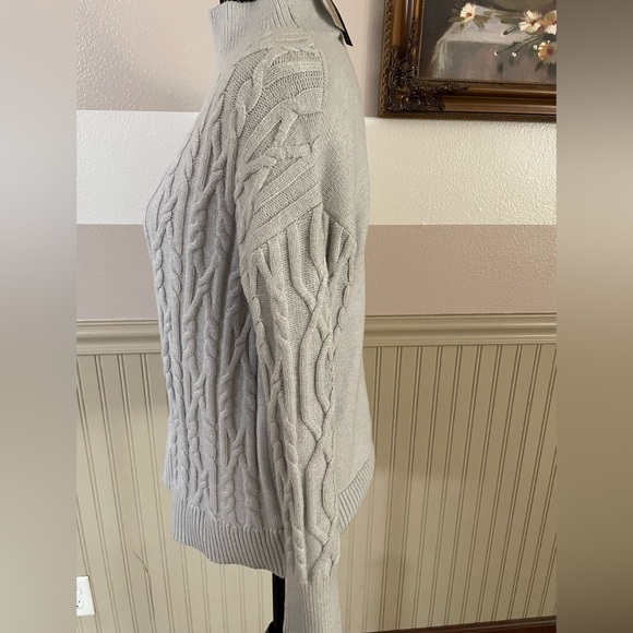 Tahari Light Gray Cable Knit Moc Neck Sweater size Medium New - Picture 8 of 10